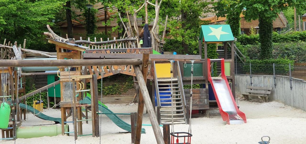 Boshuisje Durbuy Met Zwembad Op Het Park Extérieur photo